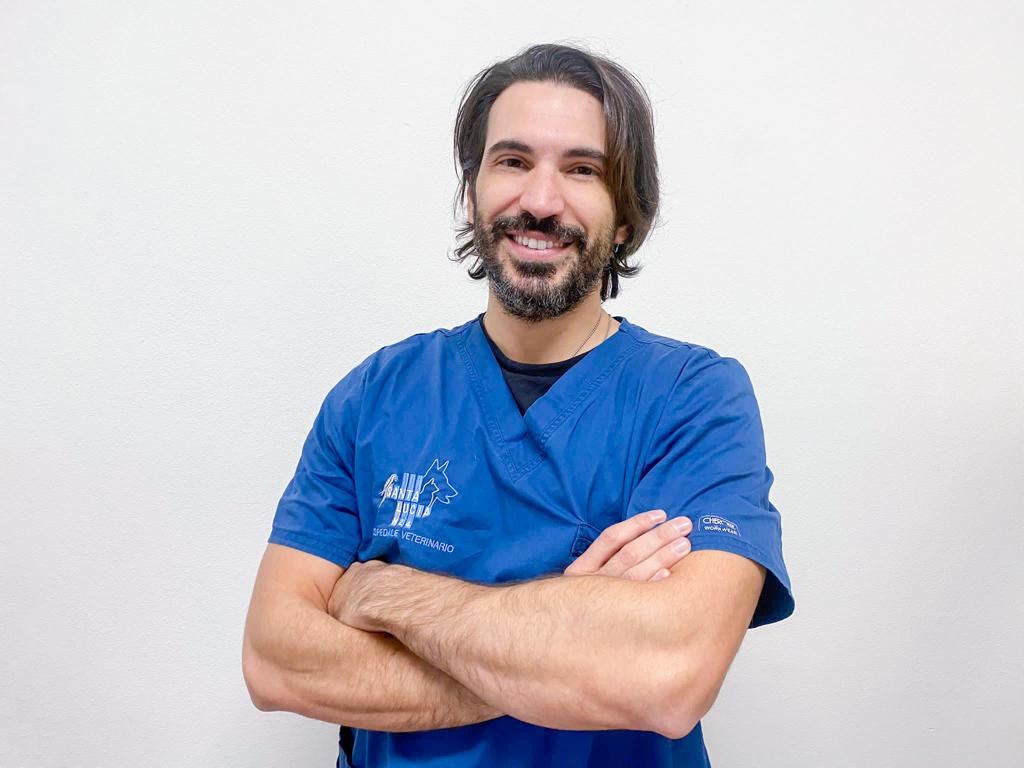 dott. Giulio Spada, medico veterinario dell'Ospedale Veterinario Santa Lucia a Verona